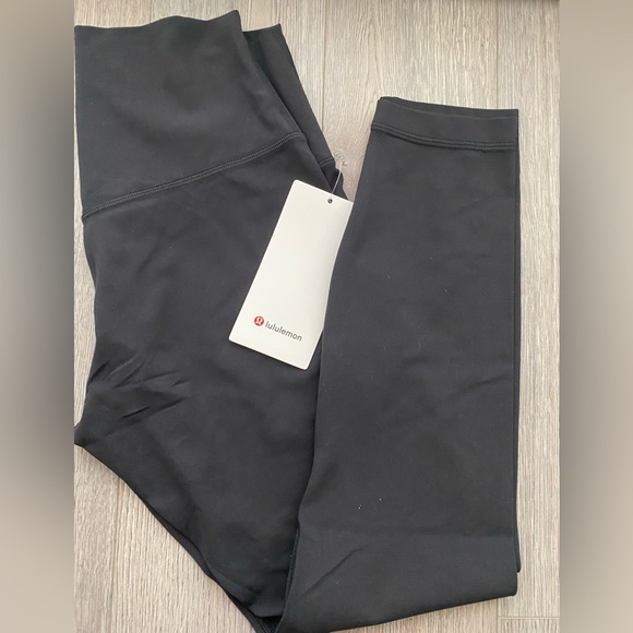 ⭐️ Lululemon Align High Rise 25” Tight Black Size 8⭐️ - Picture 1 of 8
